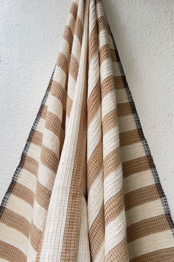 Honeycomb Khaki & Kora striped bath towel - Image 2